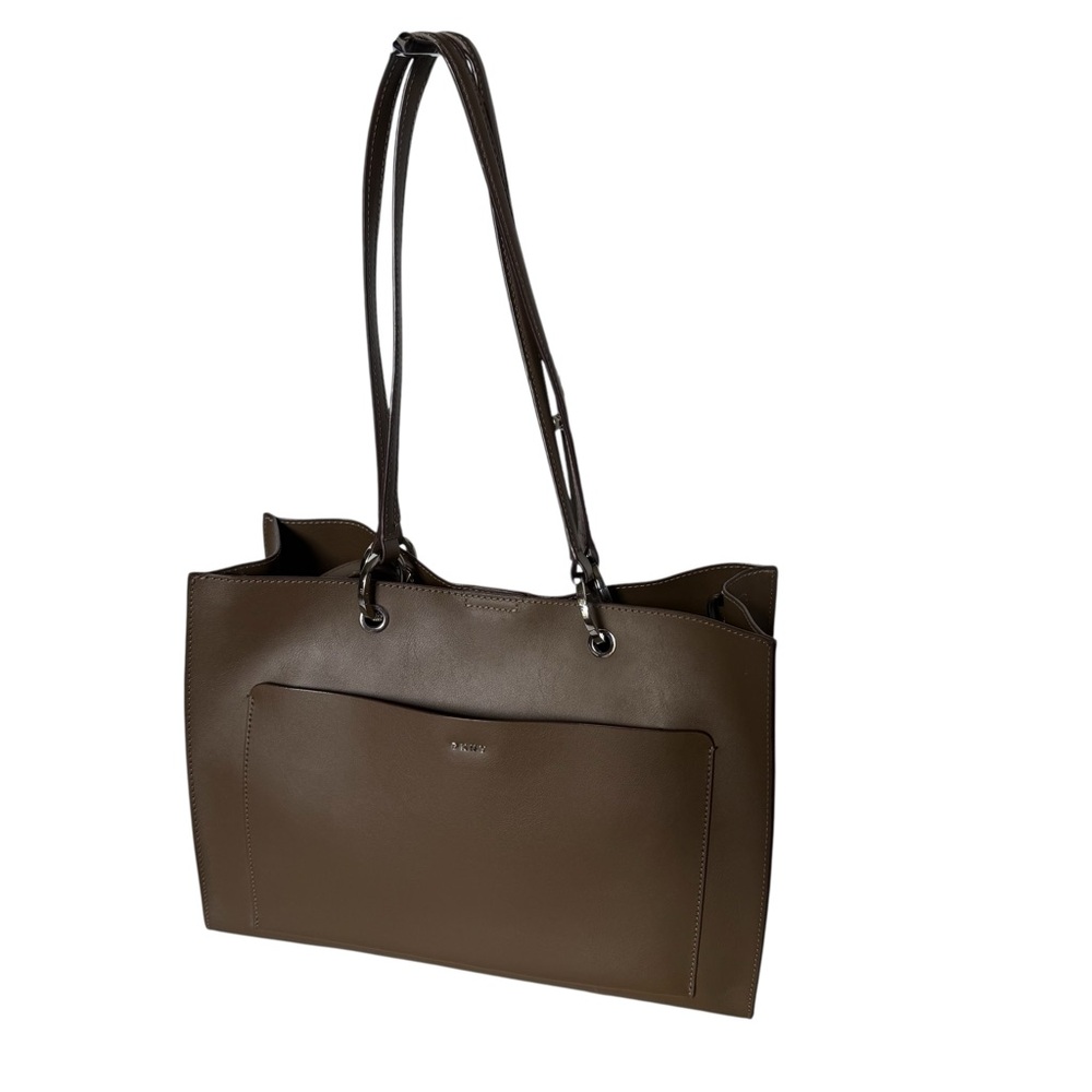 DKNY leather bag (b68)
